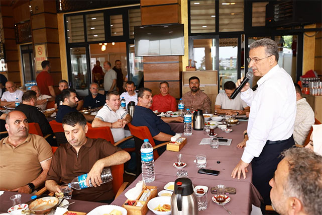 Samsun'da-AK-Parti,-İlkadım-ilçe-mahalle-başkanlarını-topladı!